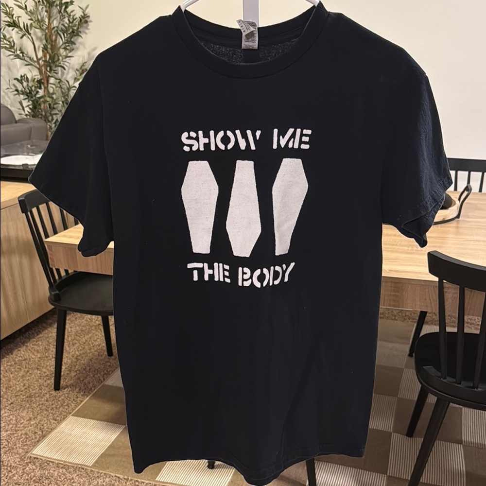 Show Me The Body Black Graphic T-Shirt